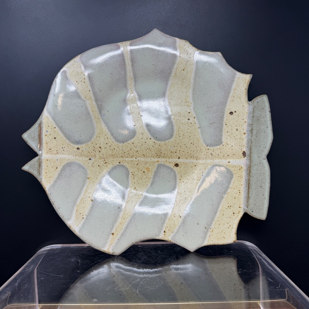 Handmade Studio Pottery Fish Serving‎ Platter – Speckled Gray & Taupe